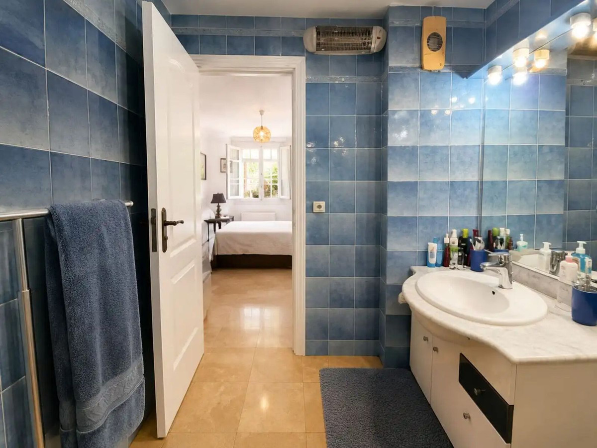 3 Bed Apartment for sale in Marbella Costa Del Sol, Málaga, Spain