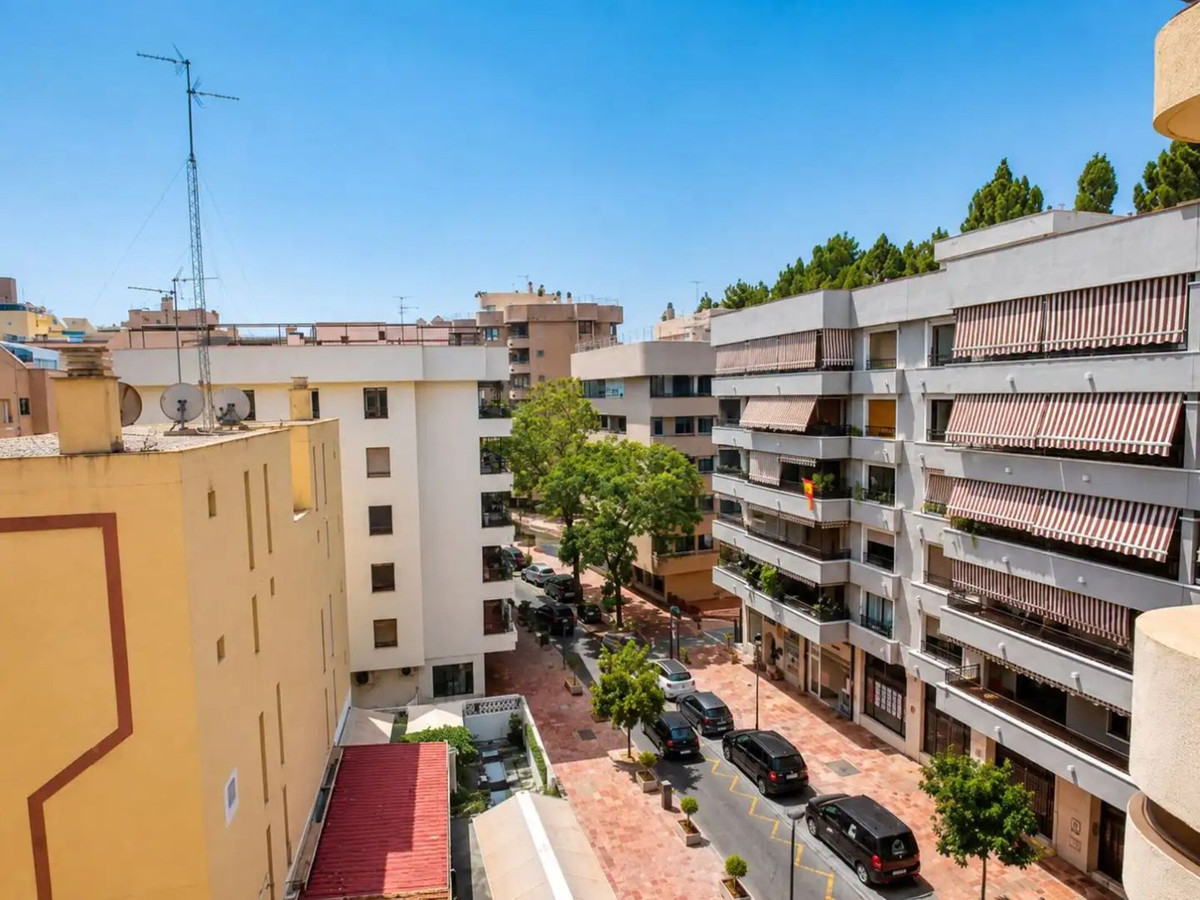 3 Bed Apartment for sale in Marbella Costa Del Sol, Málaga, Spain