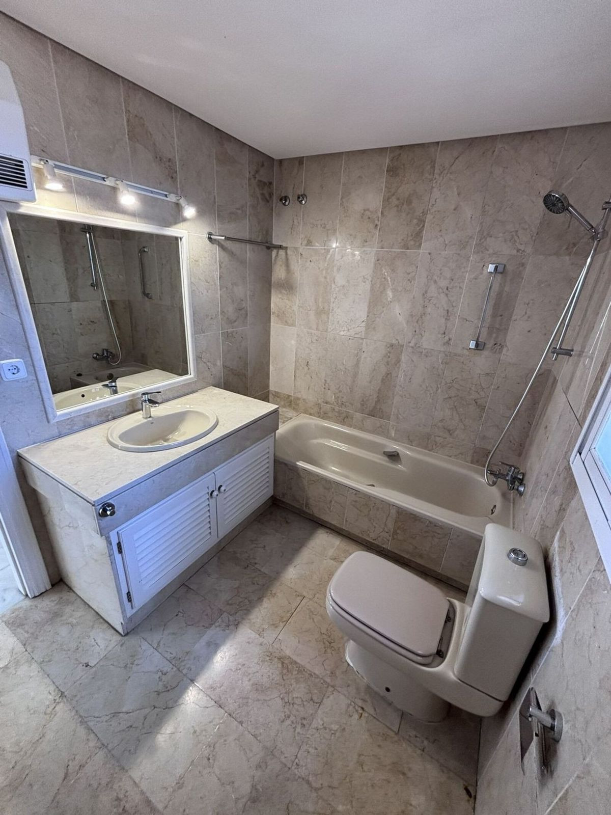 Se vende Adosada de 3 dormitorios en Costa Del Sol, Málaga, España