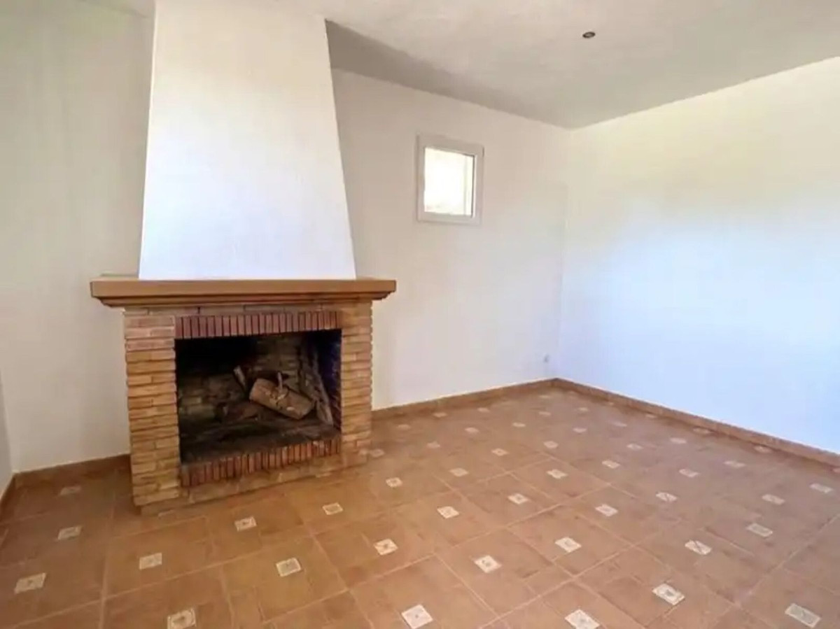 Se vende Finca - Cortijo de 3 dormitorios en Costa Del Sol, Málaga, España