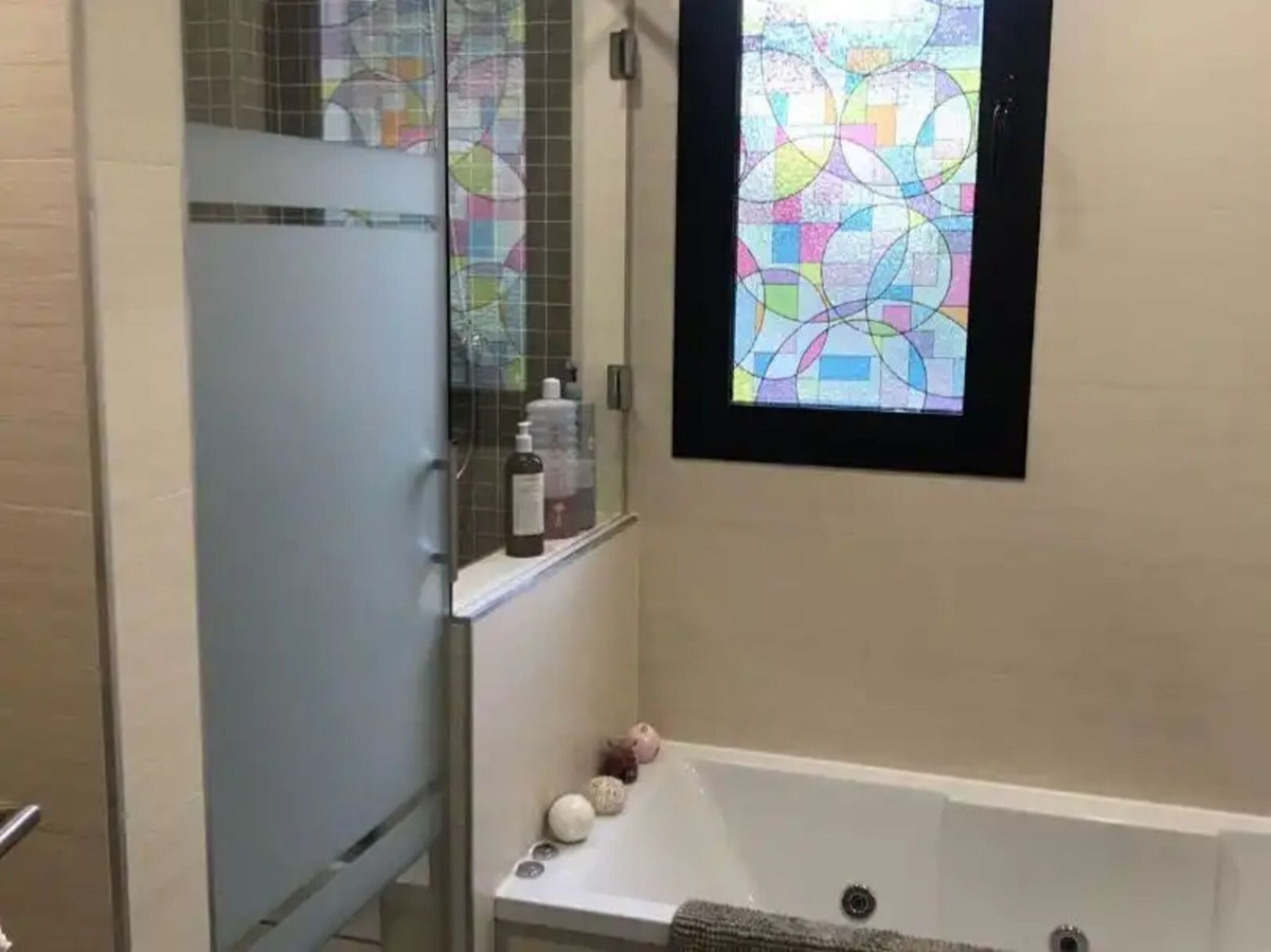 Se vende Apartamento Planta Media de 3 dormitorios en Costa Del Sol, Málaga, España