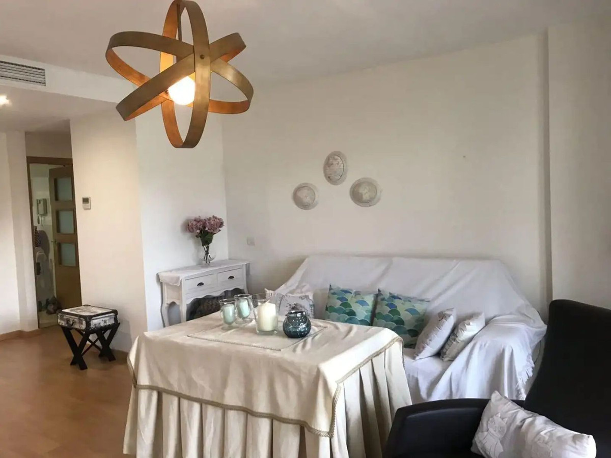 Se vende Apartamento Planta Media de 3 dormitorios en Costa Del Sol, Málaga, España