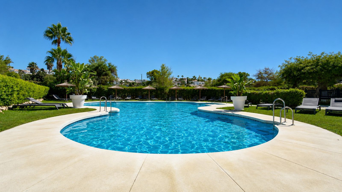 2 Bed Apartment for sale in Selwo Costa Del Sol, Málaga, Spain