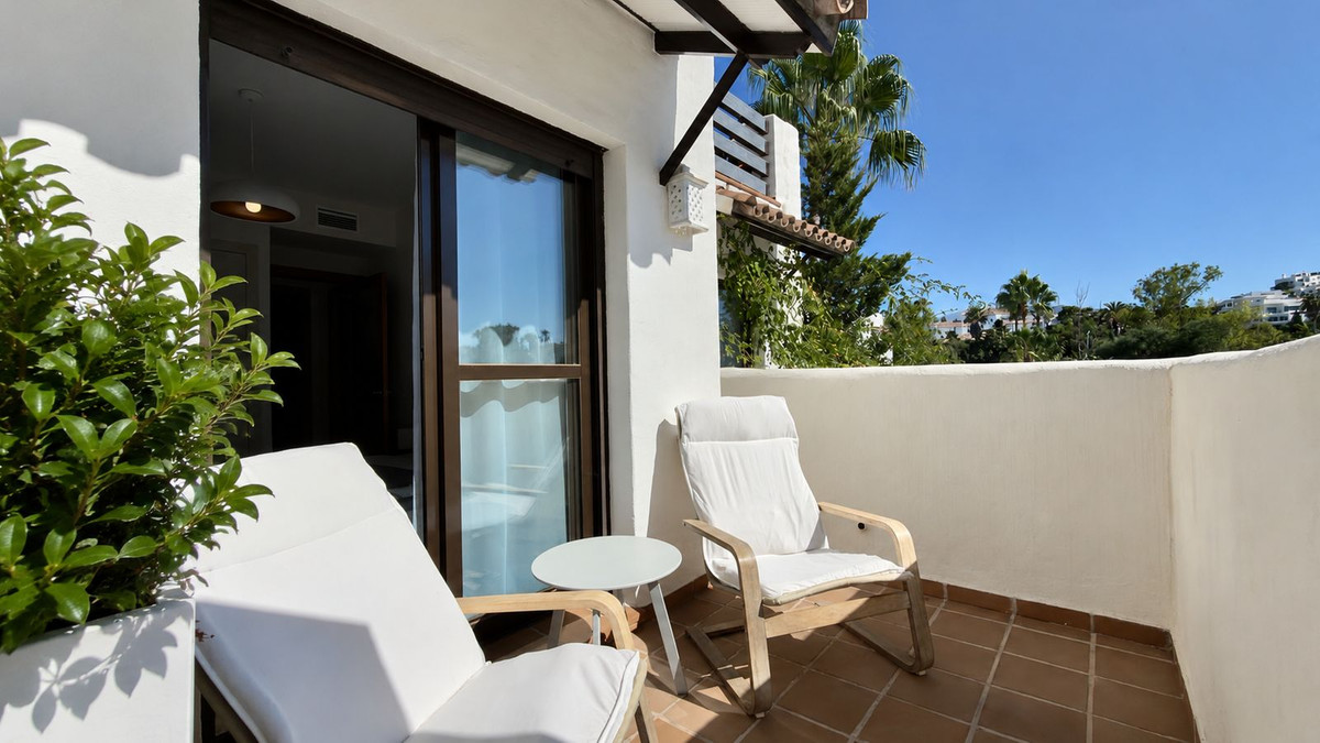 2 Bed Apartment for sale in Selwo Costa Del Sol, Málaga, Spain