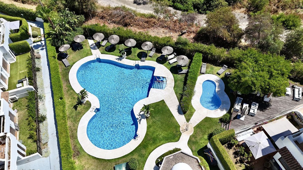 2 Bed Apartment for sale in Selwo Costa Del Sol, Málaga, Spain