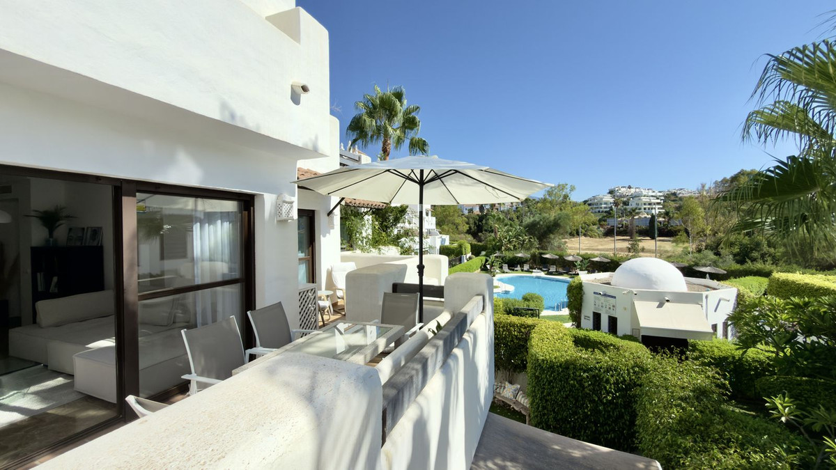 2 Bed Apartment for sale in Selwo Costa Del Sol, Málaga, Spain