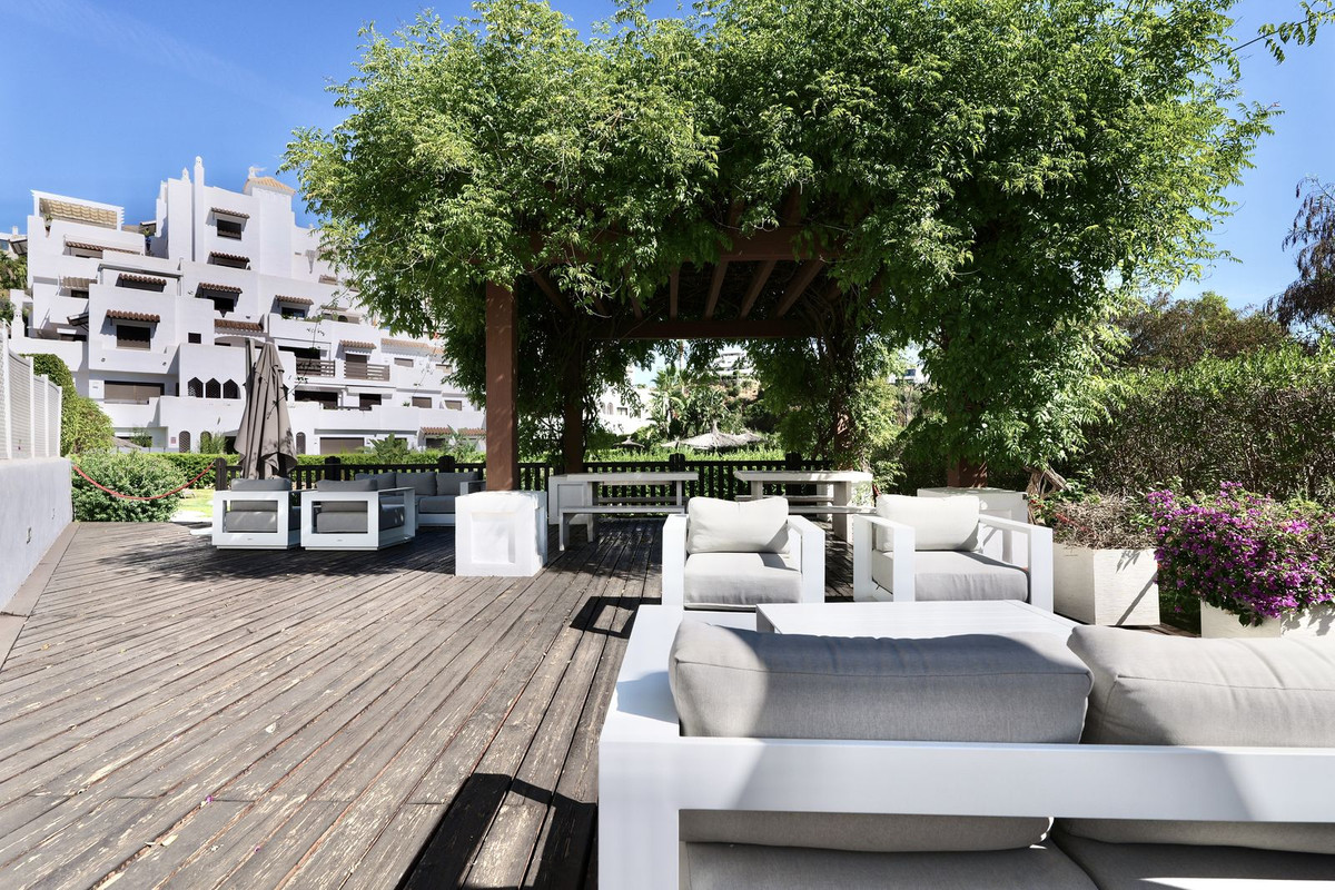2 Bed Apartment for sale in Selwo Costa Del Sol, Málaga, Spain
