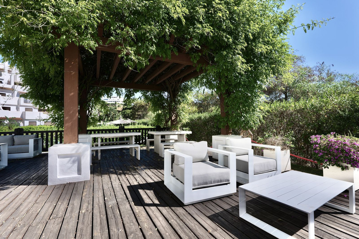 2 Bed Apartment for sale in Selwo Costa Del Sol, Málaga, Spain