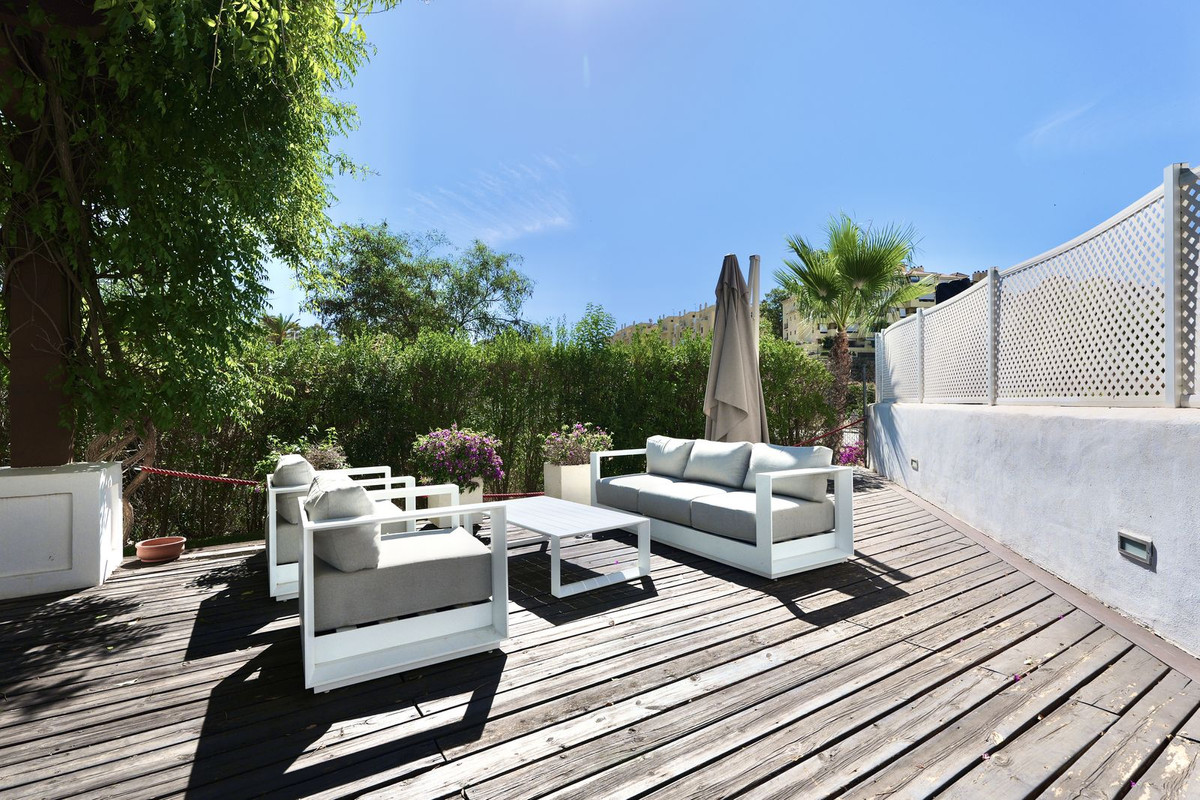 2 Bed Apartment for sale in Selwo Costa Del Sol, Málaga, Spain