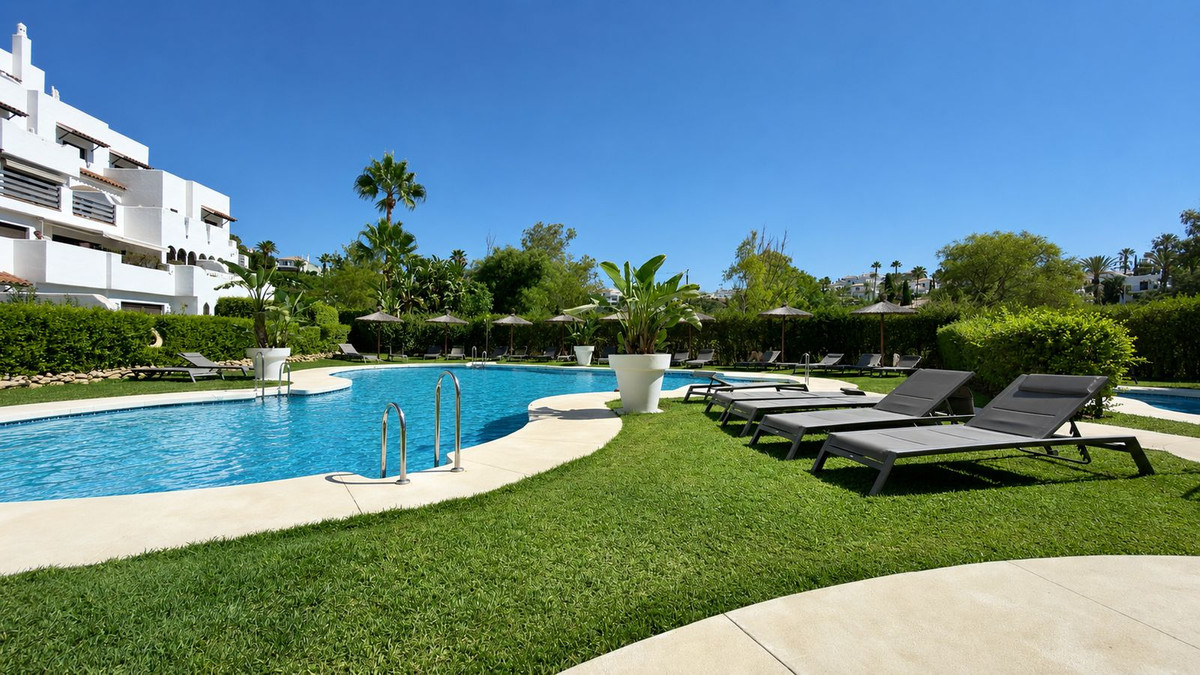 2 Bed Apartment for sale in Selwo Costa Del Sol, Málaga, Spain