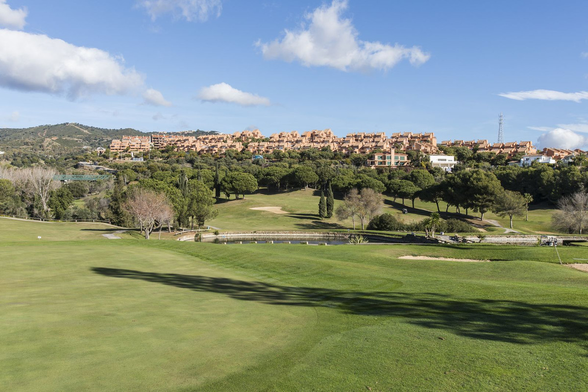 1 Bed Apartment for sale in Elviria Costa Del Sol, Málaga, Spain