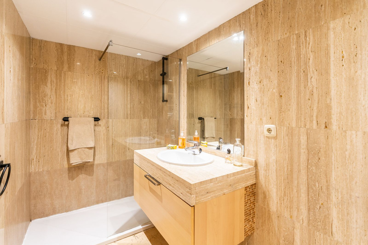 1 Bed Apartment for sale in Elviria Costa Del Sol, Málaga, Spain