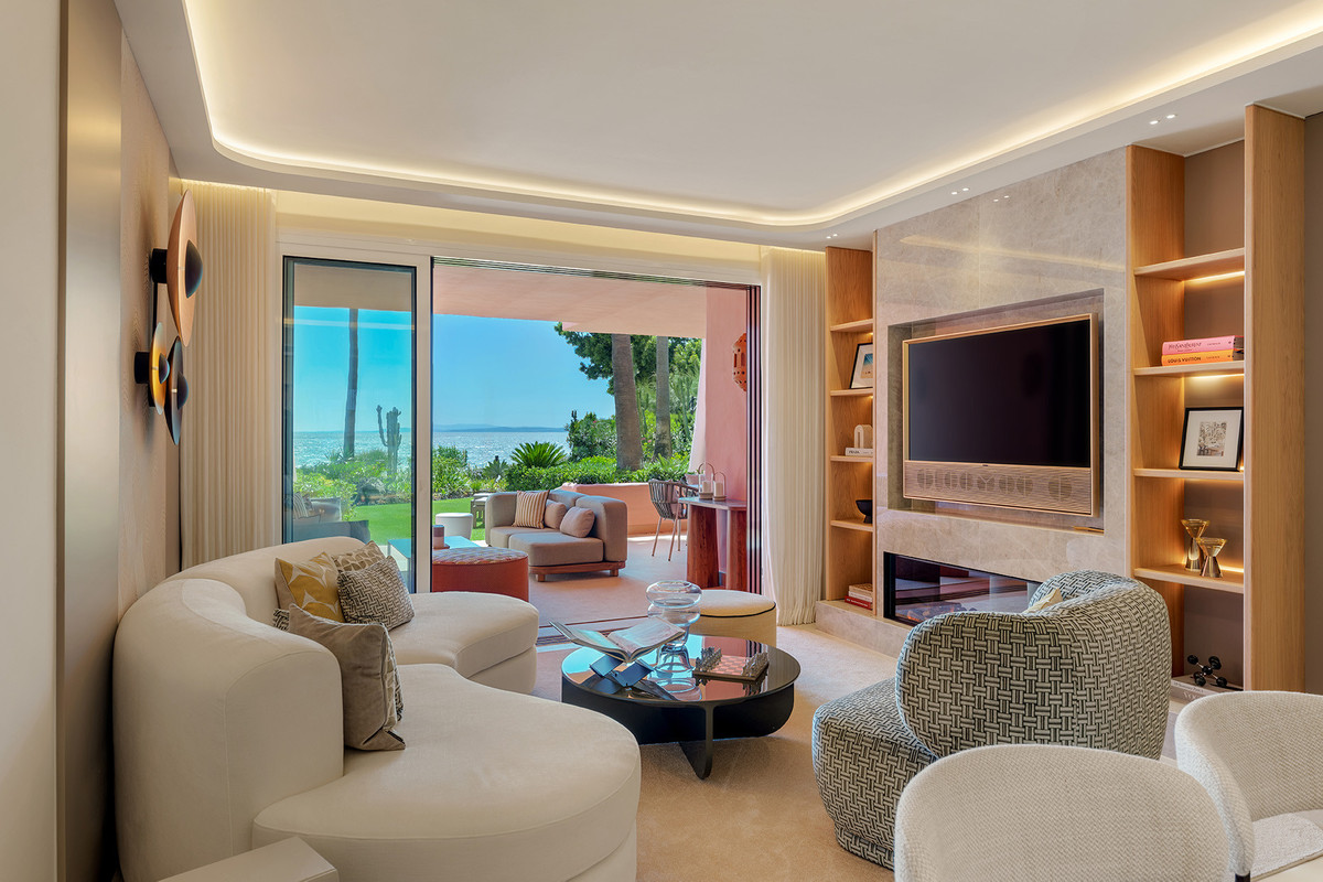 3 Bed Apartment for sale in Estepona Costa Del Sol, Málaga, Spain