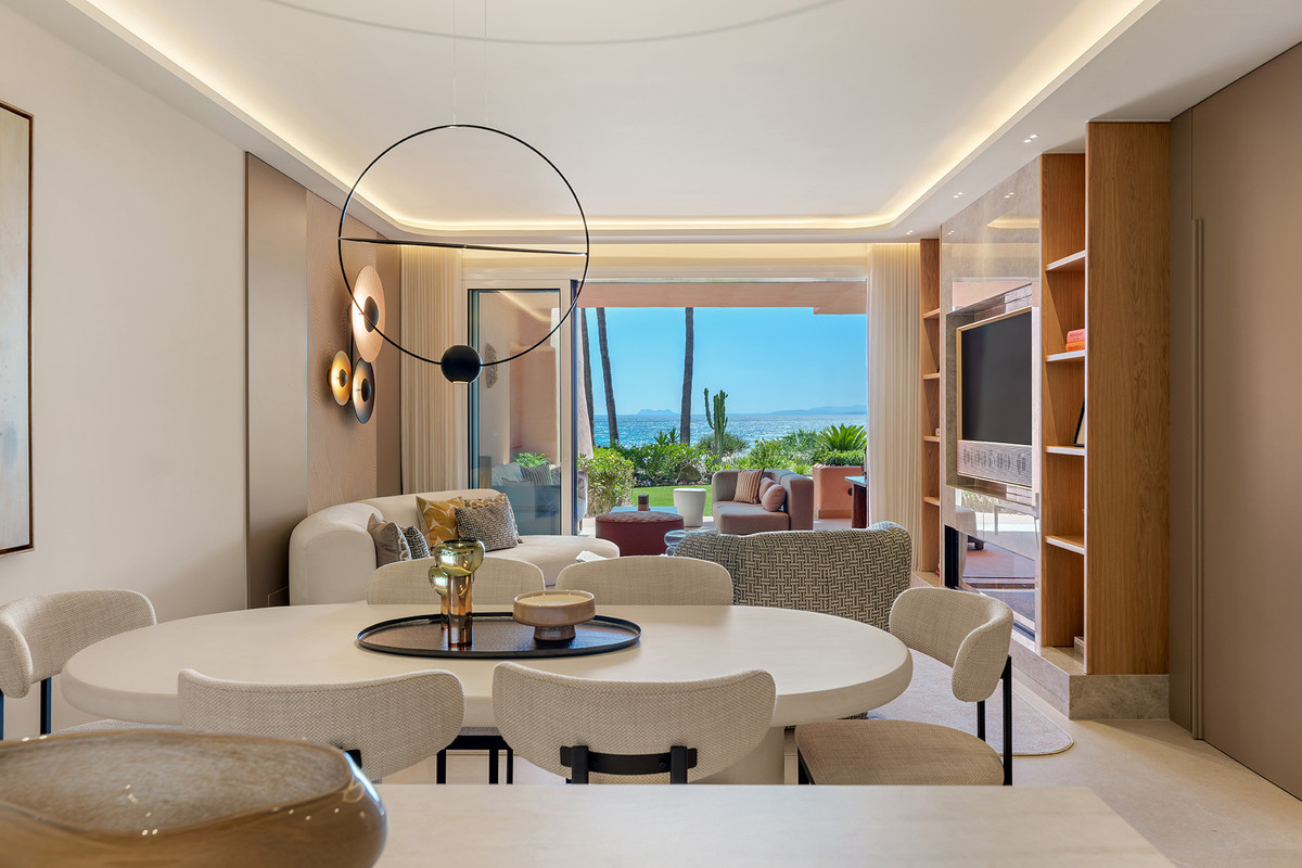 3 Bed Apartment for sale in Estepona Costa Del Sol, Málaga, Spain