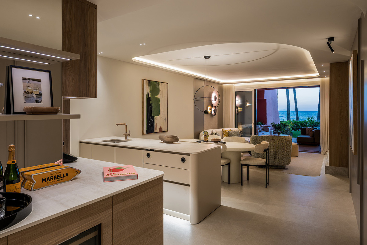 3 Bed Apartment for sale in Estepona Costa Del Sol, Málaga, Spain