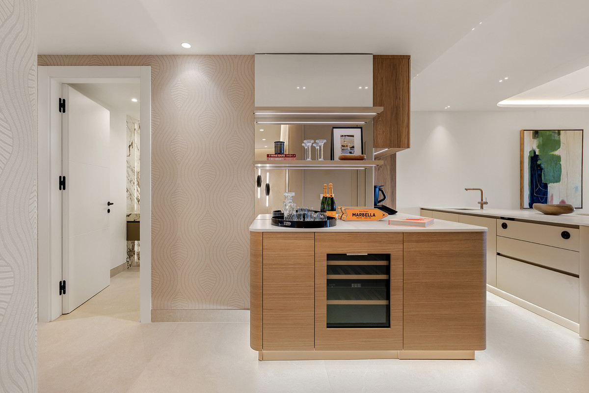 3 Bed Apartment for sale in Estepona Costa Del Sol, Málaga, Spain