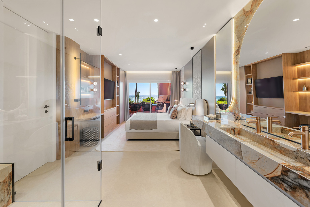 3 Bed Apartment for sale in Estepona Costa Del Sol, Málaga, Spain