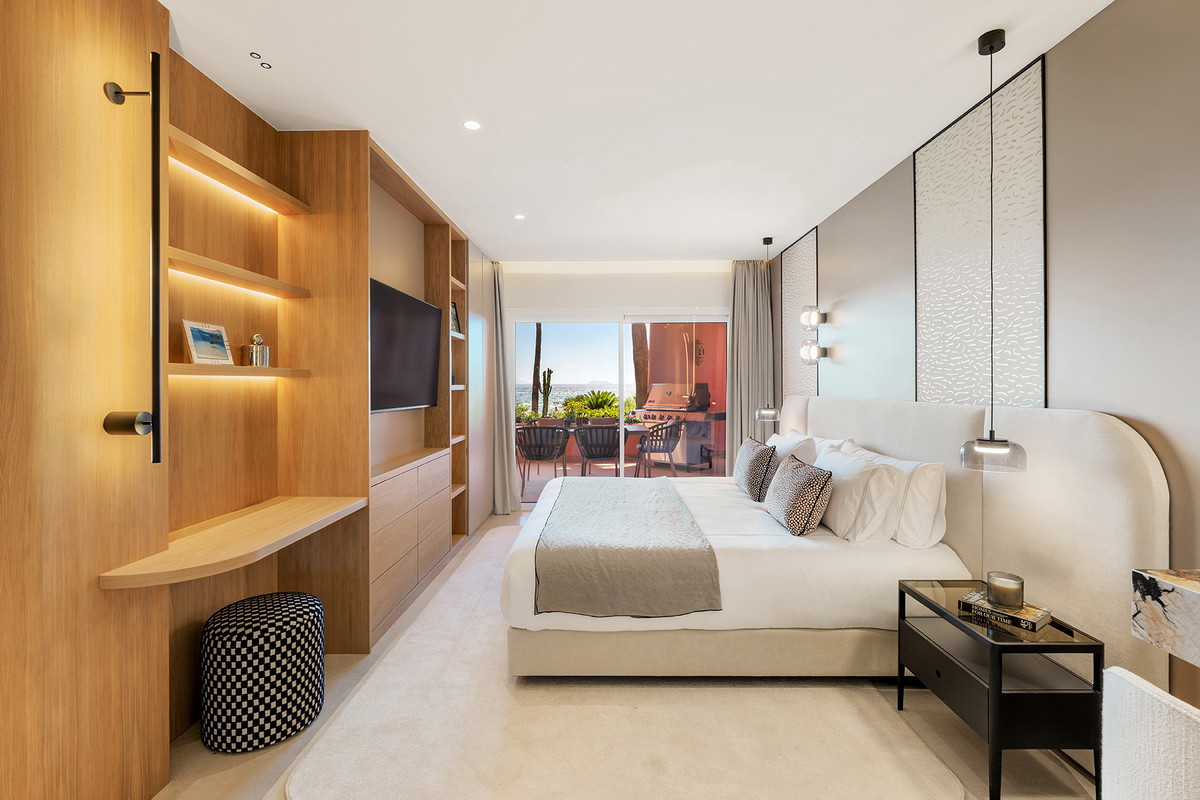 3 Bed Apartment for sale in Estepona Costa Del Sol, Málaga, Spain