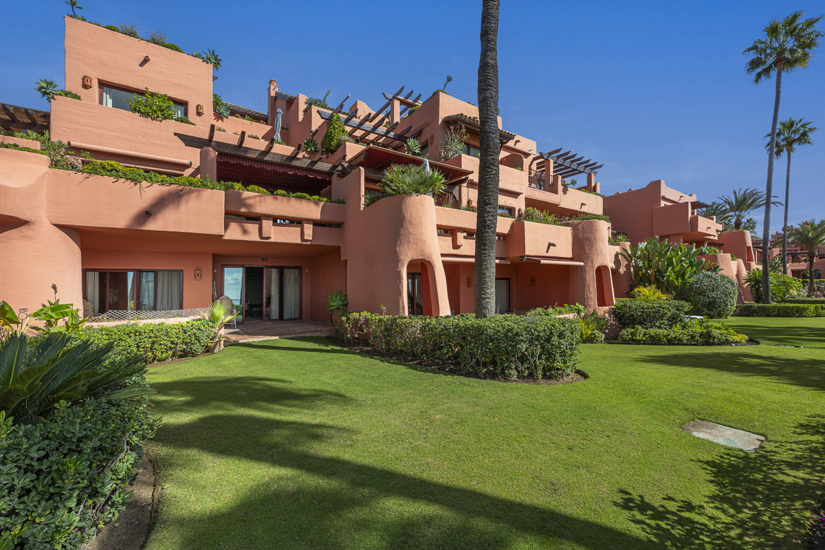 3 Bed Apartment for sale in Estepona Costa Del Sol, Málaga, Spain