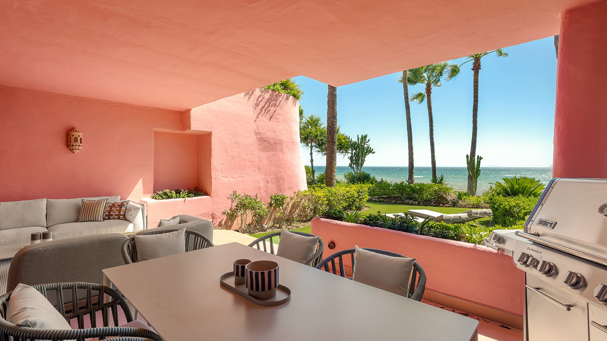 3 Bed Apartment for sale in Estepona Costa Del Sol, Málaga, Spain