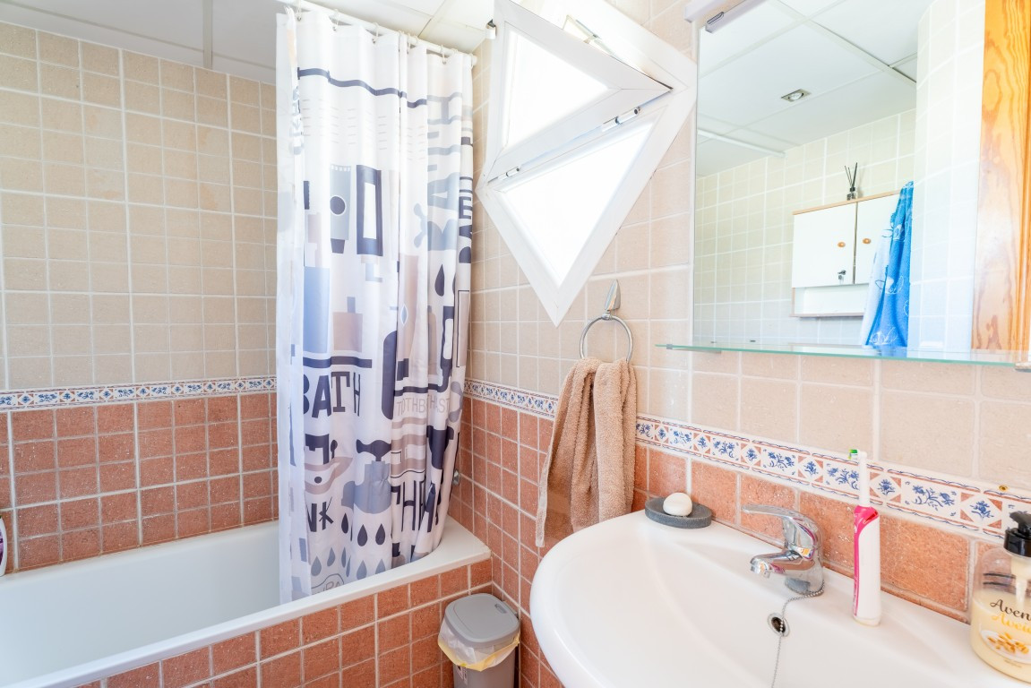 Se vende Adosada de 6 dormitorios en Costa Blanca, Alicante, España