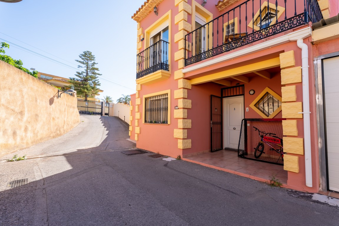Se vende Adosada de 6 dormitorios en Costa Blanca, Alicante, España