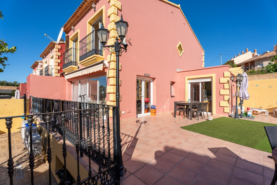 Se vende Adosada de 6 dormitorios en Costa Blanca, Alicante, España