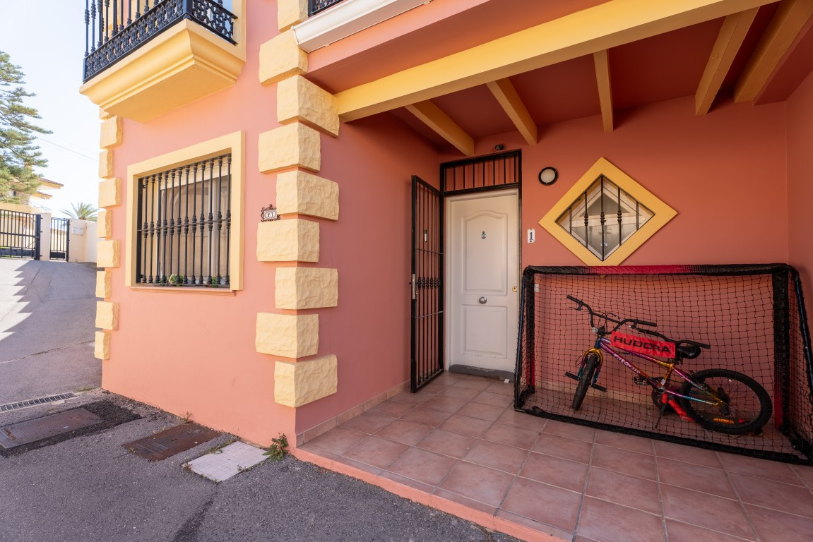 Se vende Adosada de 6 dormitorios en Costa Blanca, Alicante, España
