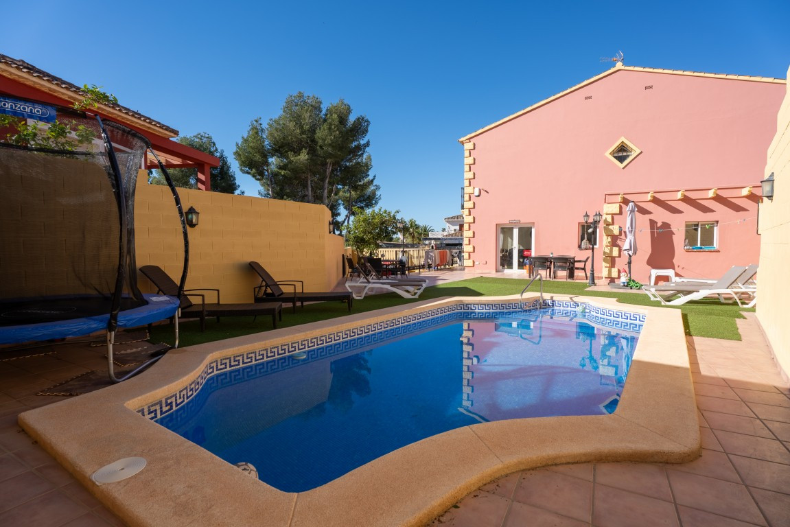 Se vende Adosada de 6 dormitorios en Costa Blanca, Alicante, España