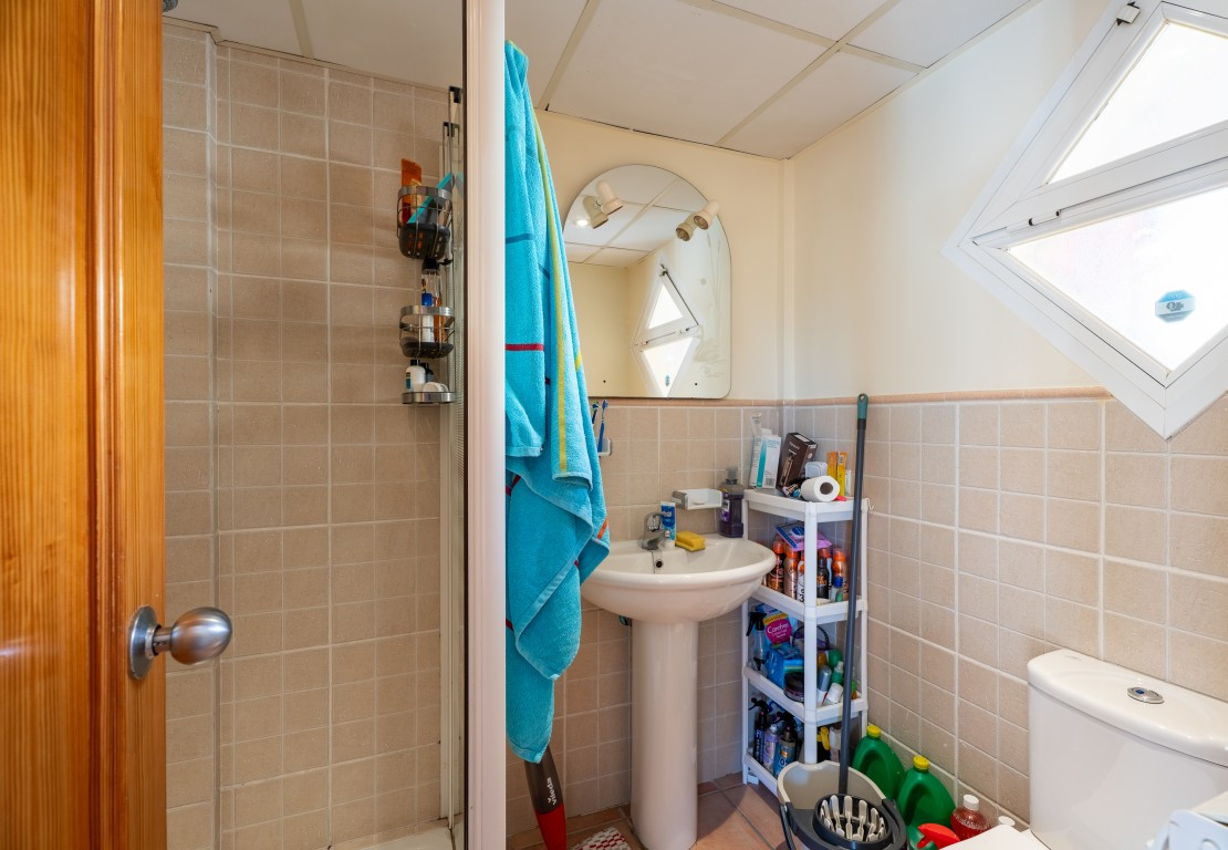 Se vende Adosada de 6 dormitorios en Costa Blanca, Alicante, España