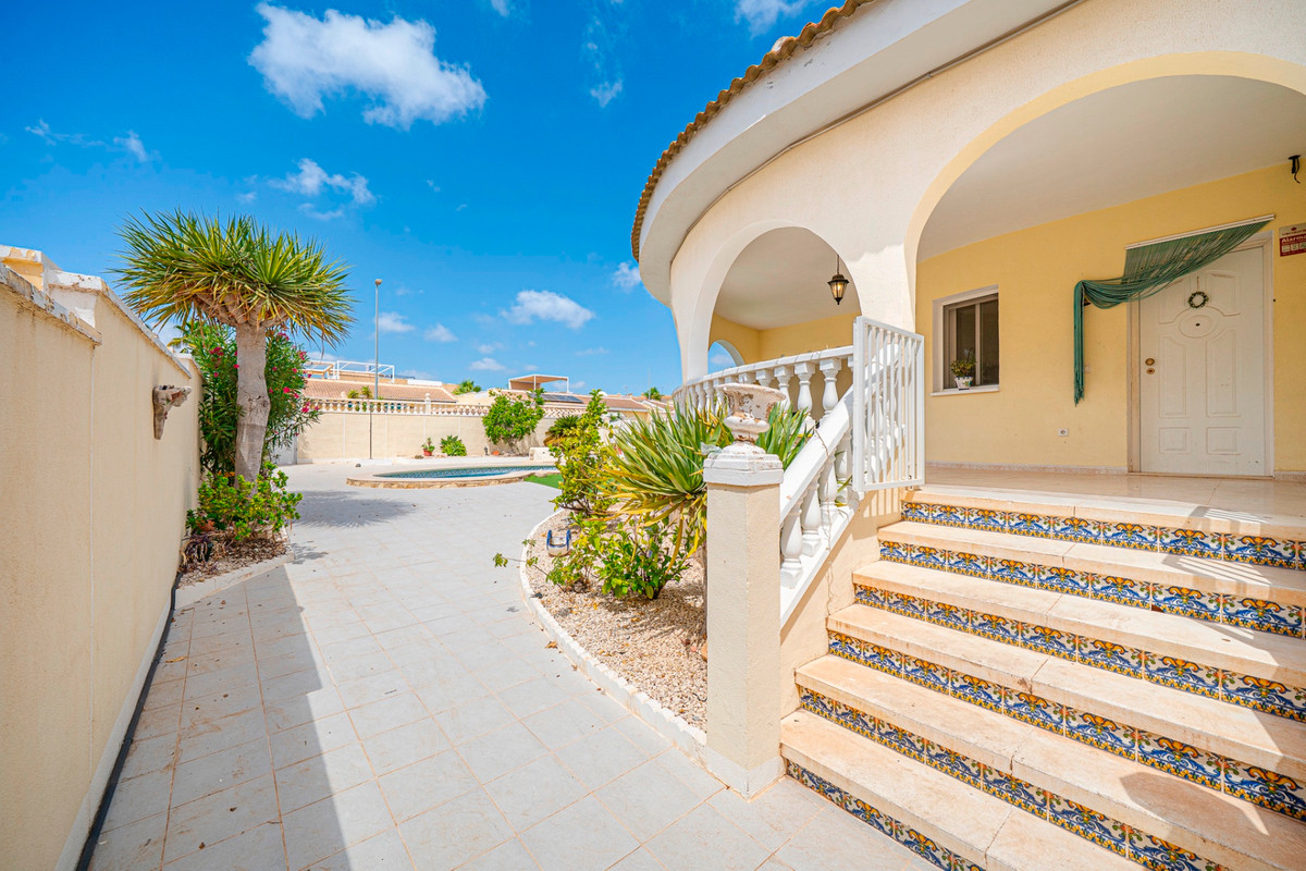 3 Bed Townhouse for sale in Ciudad Quesada Costa Blanca, Alicante, Spain
