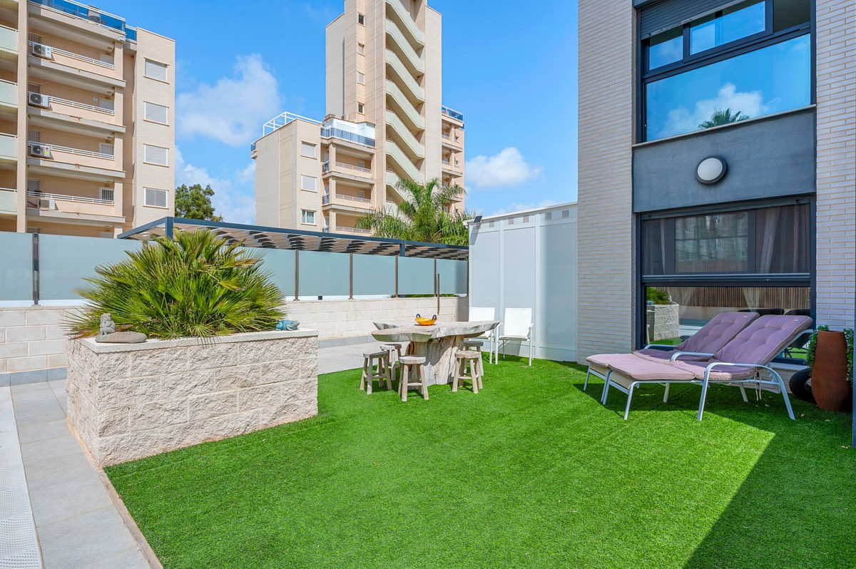 Se vende Apartamento Planta Baja de 3 dormitorios en Costa Blanca, Alicante, España