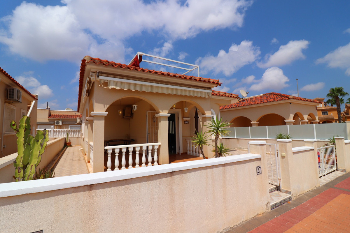 Se vende Villa - Chalet de 3 dormitorios en Costa Blanca, Alicante, España