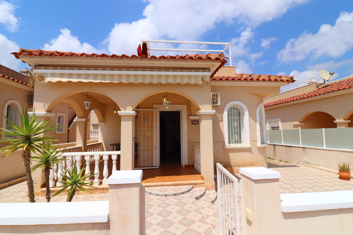 Se vende Villa - Chalet de 3 dormitorios en Costa Blanca, Alicante, España