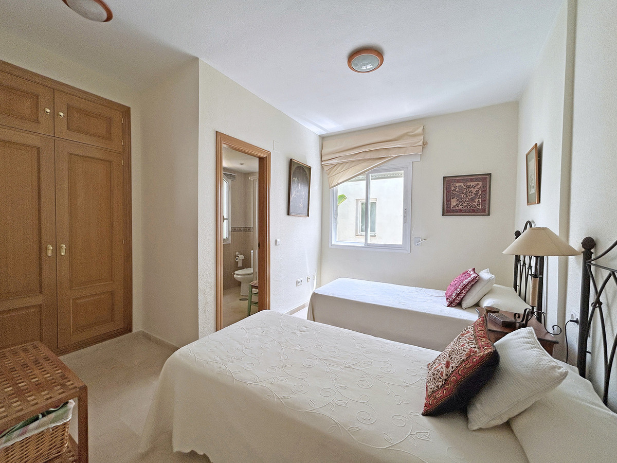 3 Bed Apartment for sale in The Golden Mile Costa Del Sol, Málaga, Spain