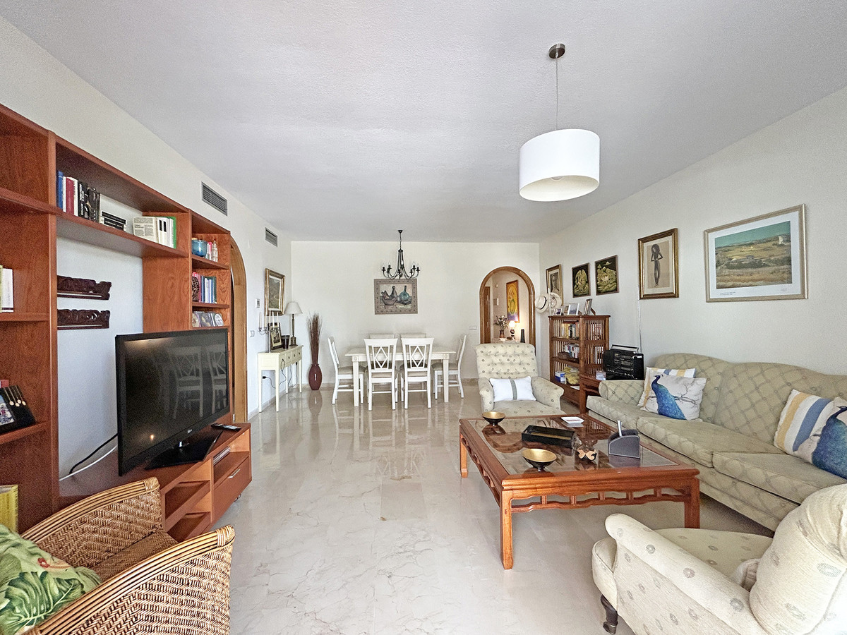 3 Bed Apartment for sale in The Golden Mile Costa Del Sol, Málaga, Spain