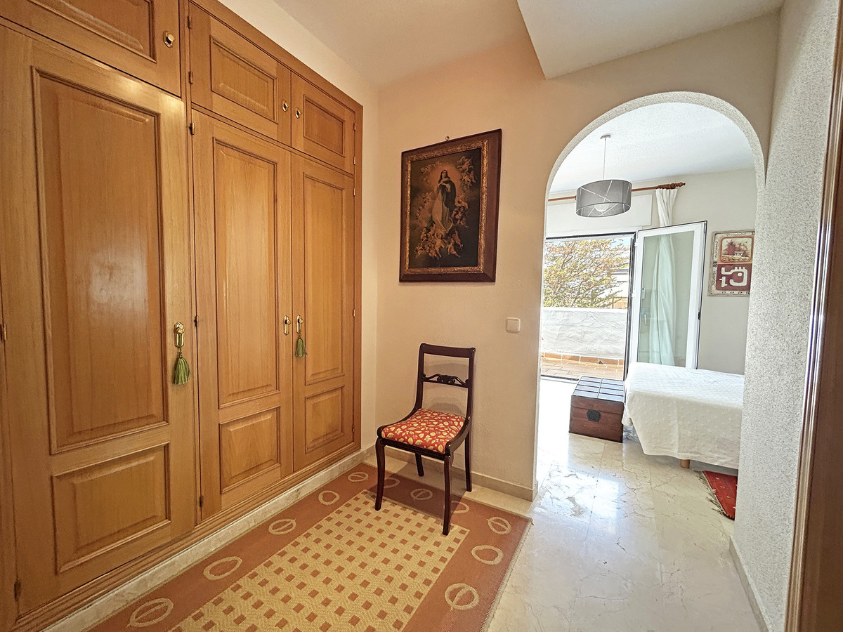 3 Bed Apartment for sale in The Golden Mile Costa Del Sol, Málaga, Spain