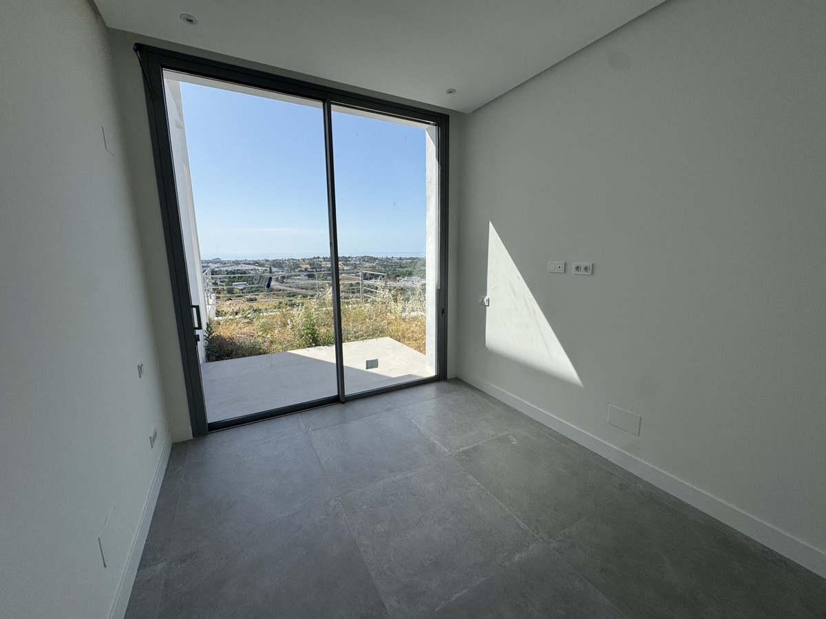 5 Bed Townhouse for sale in Benahavís Costa Del Sol, Málaga, Spain