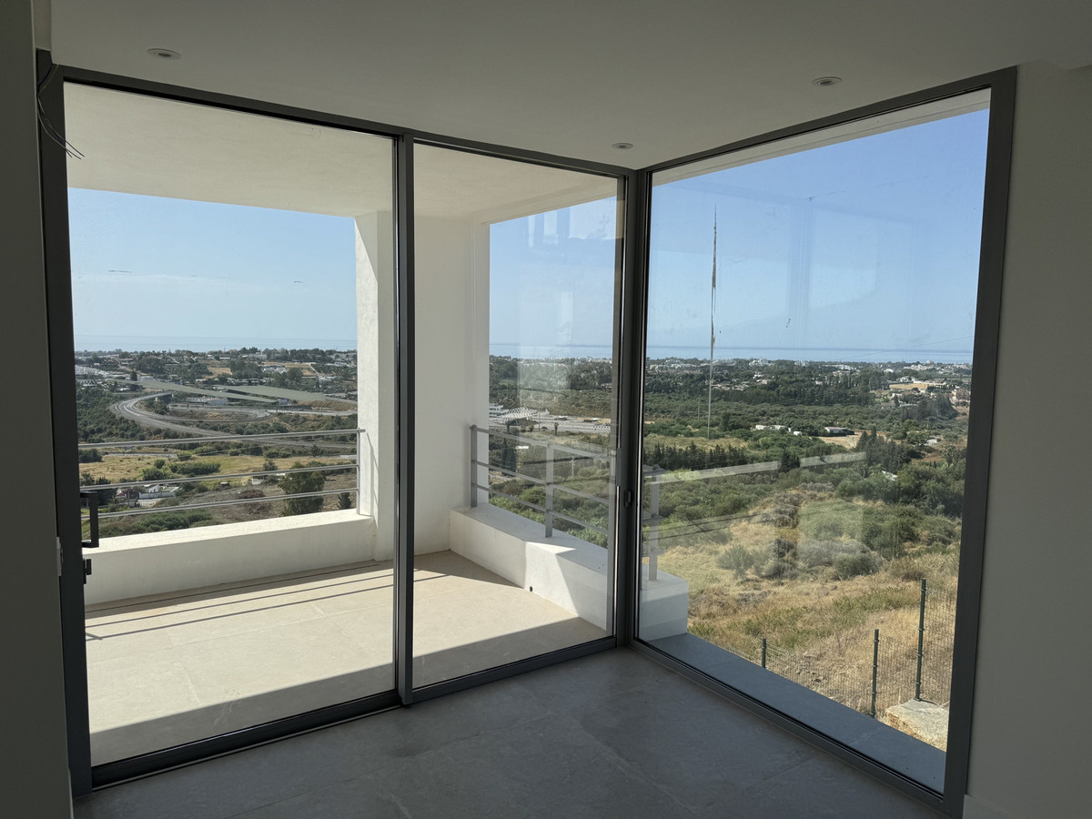 5 Bed Townhouse for sale in Benahavís Costa Del Sol, Málaga, Spain