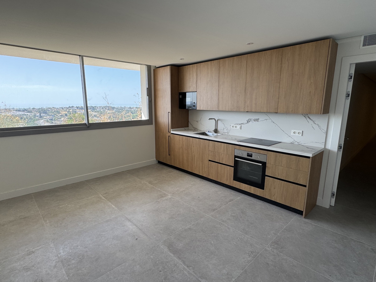 5 Bed Townhouse for sale in Benahavís Costa Del Sol, Málaga, Spain