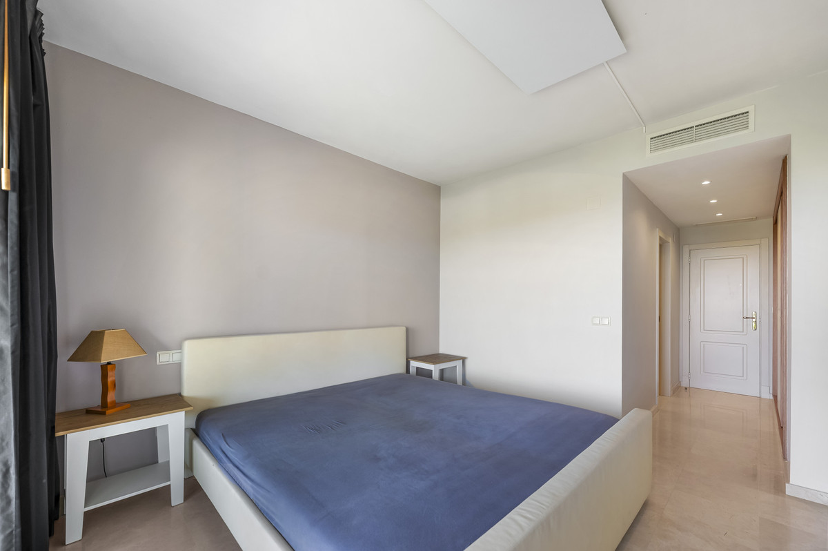 2 Bed Apartment for sale in Benahavís Costa Del Sol, Málaga, Spain