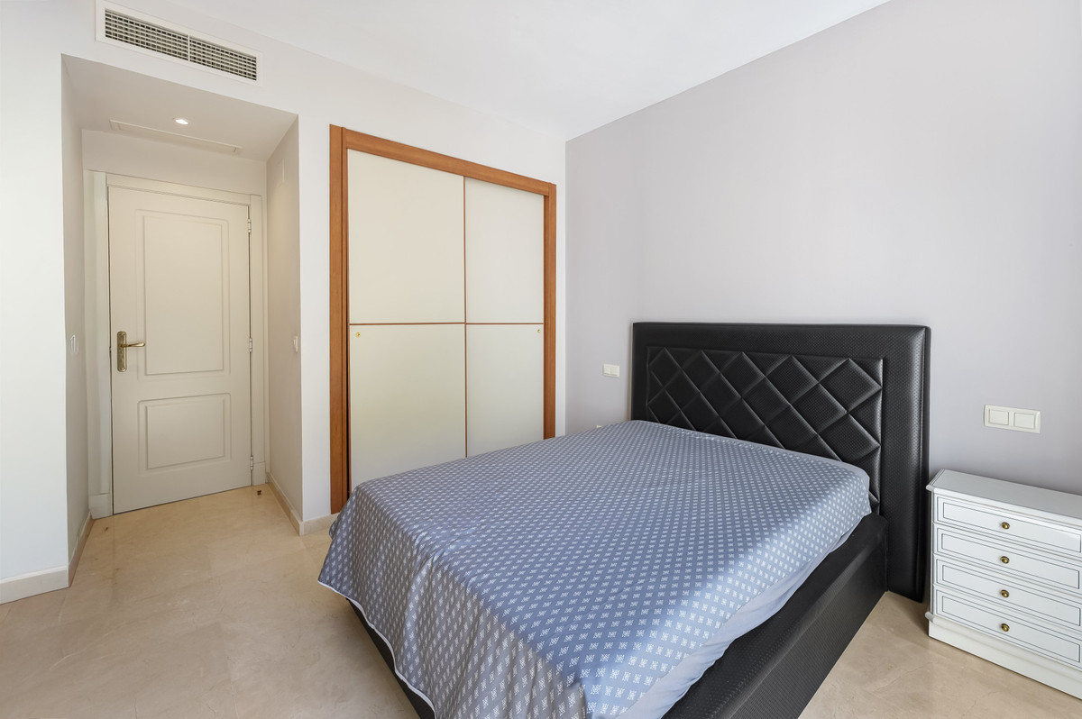 2 Bed Apartment for sale in Benahavís Costa Del Sol, Málaga, Spain