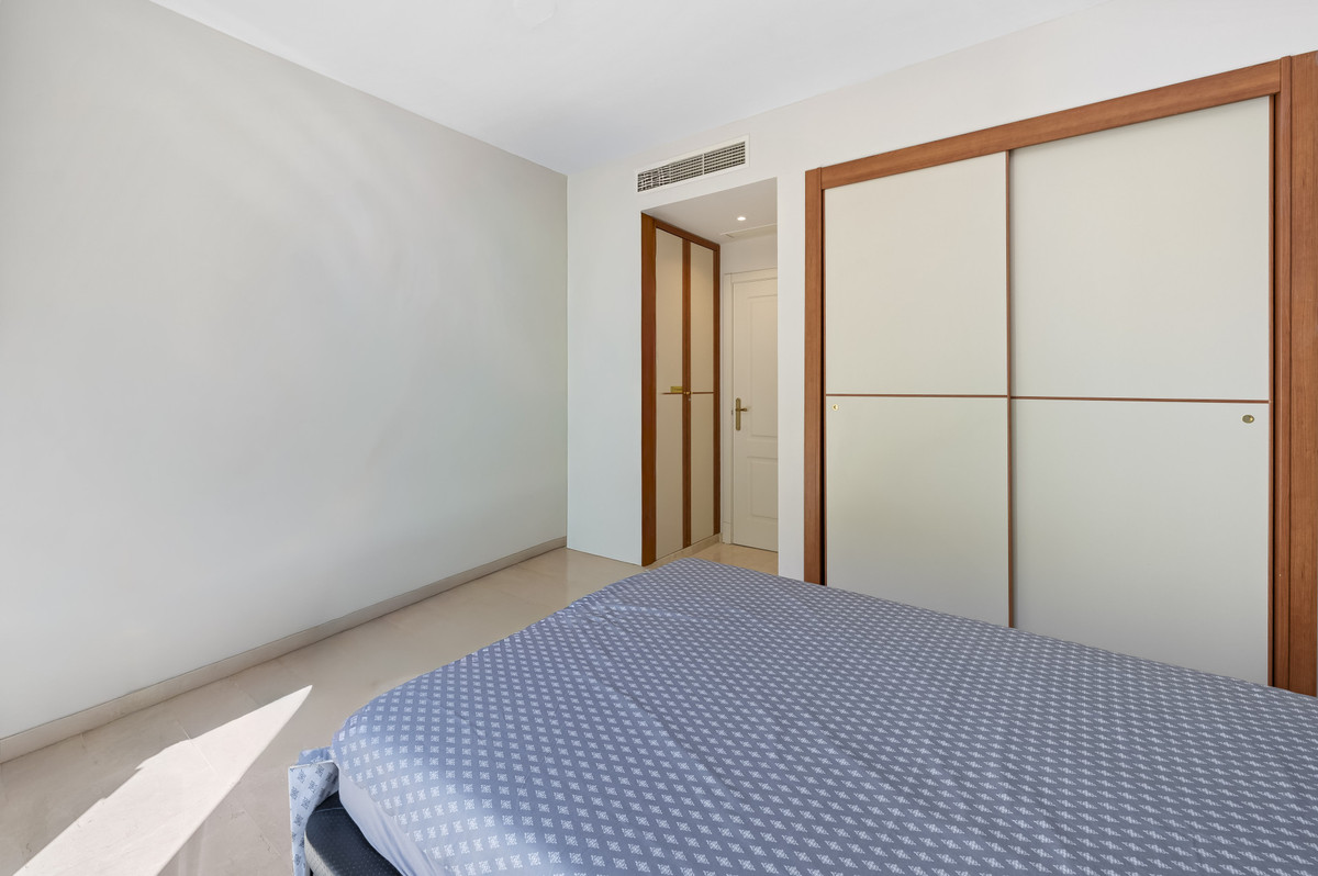 2 Bed Apartment for sale in Benahavís Costa Del Sol, Málaga, Spain