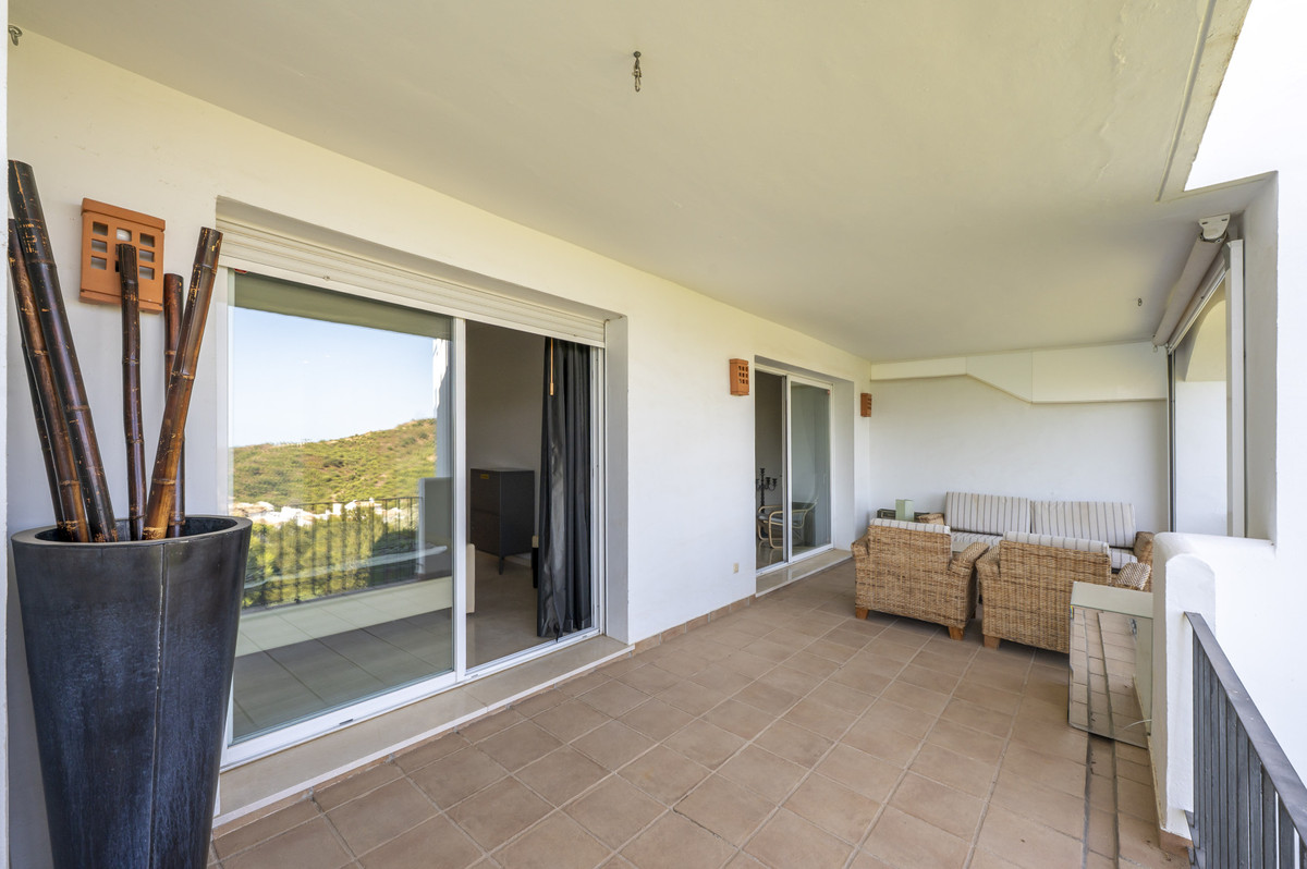 2 Bed Apartment for sale in Benahavís Costa Del Sol, Málaga, Spain