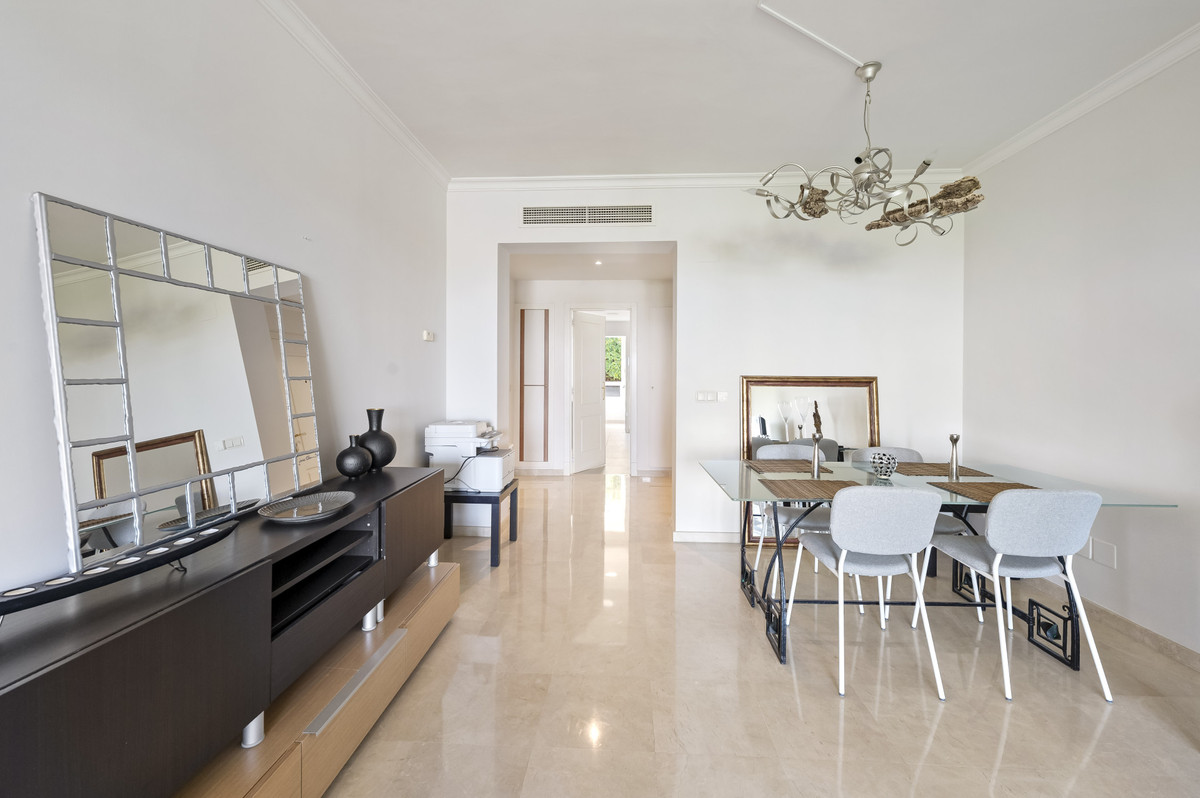 2 Bed Apartment for sale in Benahavís Costa Del Sol, Málaga, Spain