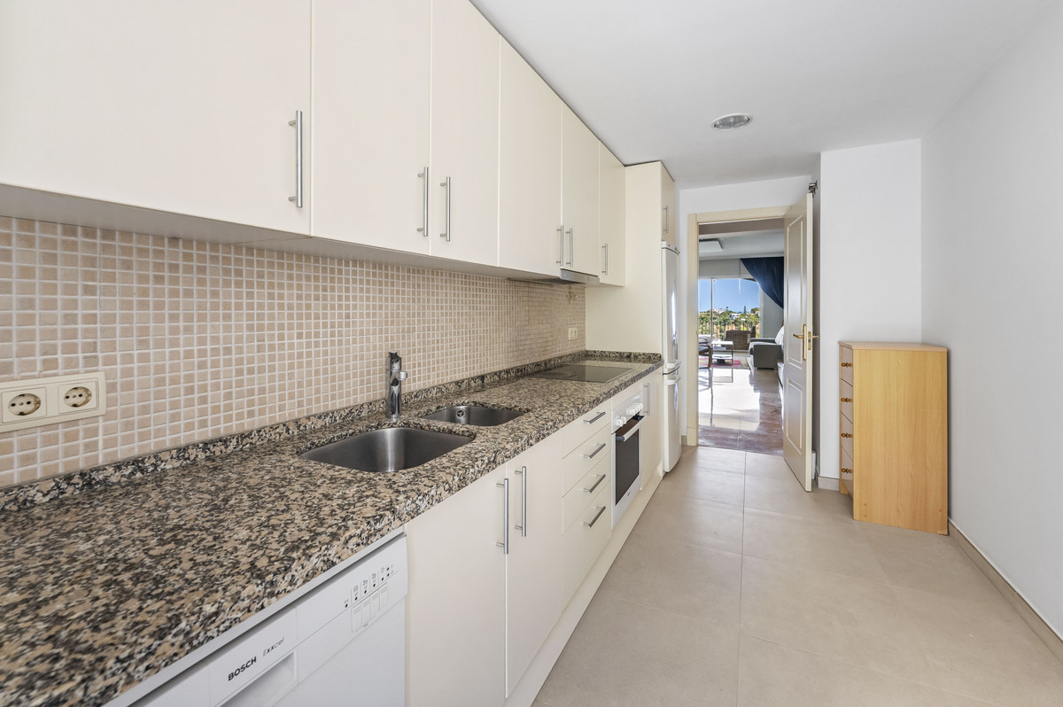 2 Bed Apartment for sale in Benahavís Costa Del Sol, Málaga, Spain