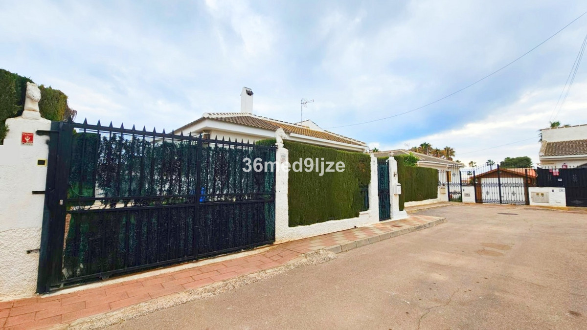 Se vende Villa - Chalet de 3 dormitorios en Costa Calida, Murcia, España