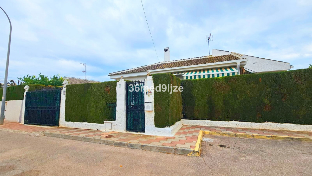 Se vende Villa - Chalet de 3 dormitorios en Costa Calida, Murcia, España