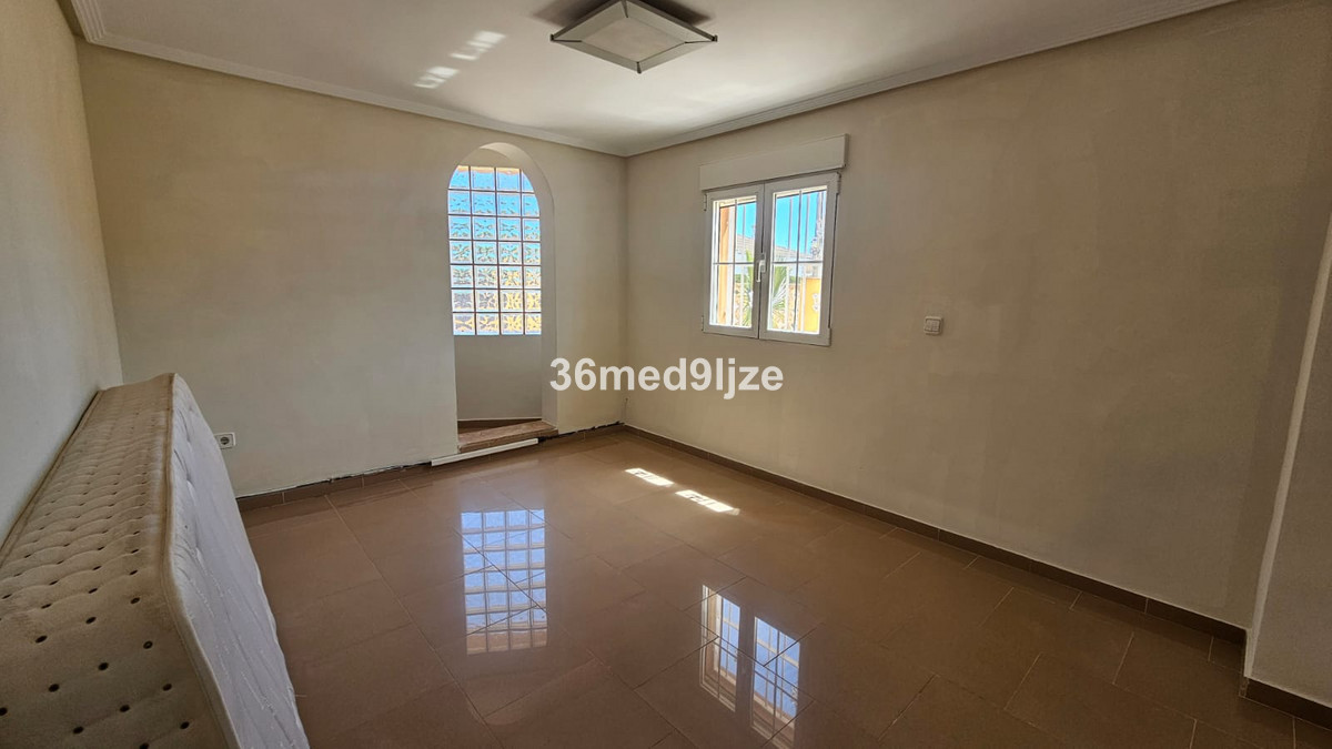 Se vende Villa - Chalet de 6 dormitorios en Costa Calida, Murcia, España