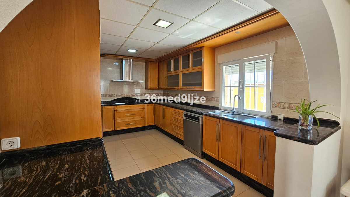 Se vende Villa - Chalet de 6 dormitorios en Costa Calida, Murcia, España